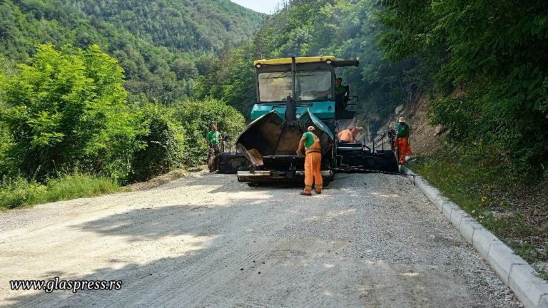 Предстои асфалтиране на още 3 километра от пътя Босилеград – Граничния преход Голеш