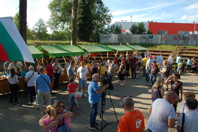 Peti festival šopske salate u Pančevu okupio preko 300 posetilaca i promovisao tradiciju bugarske zajednice