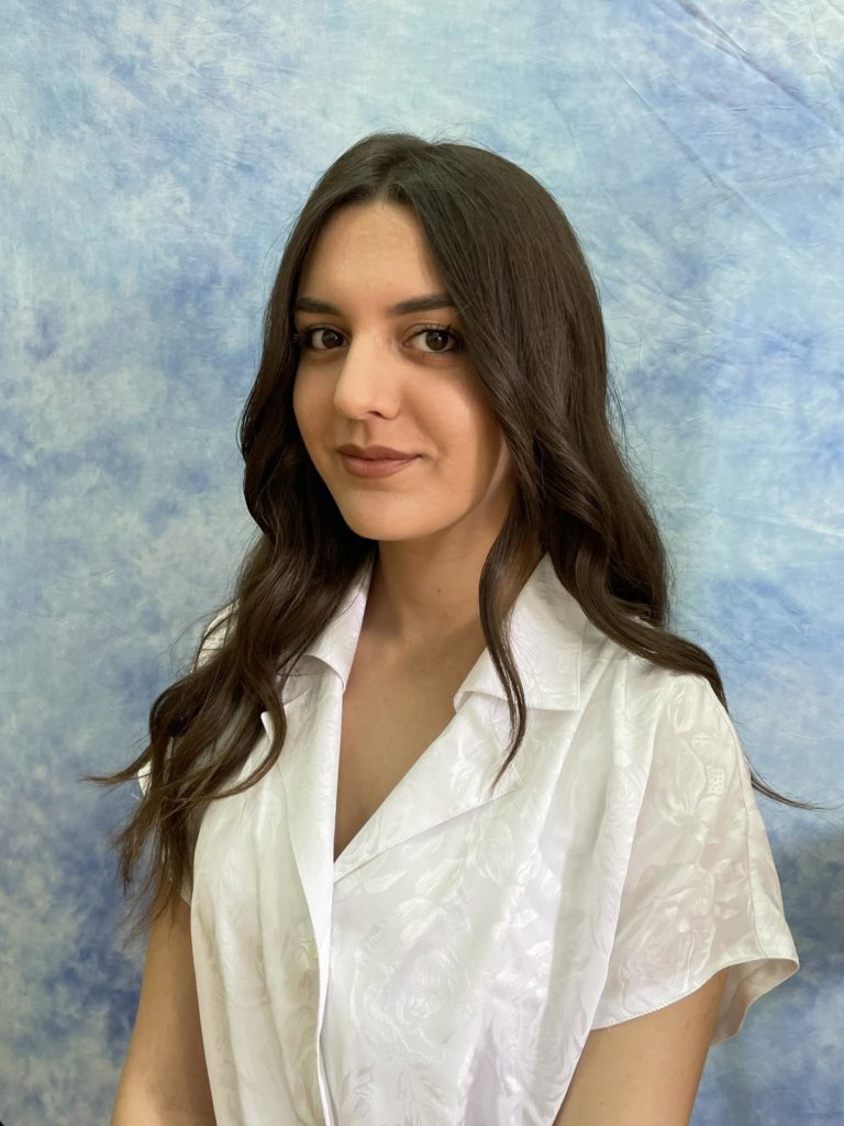 Михаела Григорова – първенец на випуска в Гимназия Босилеград