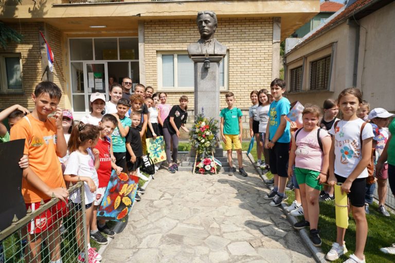 Босилеградски деца почетоха рождената дата на Васил Левски