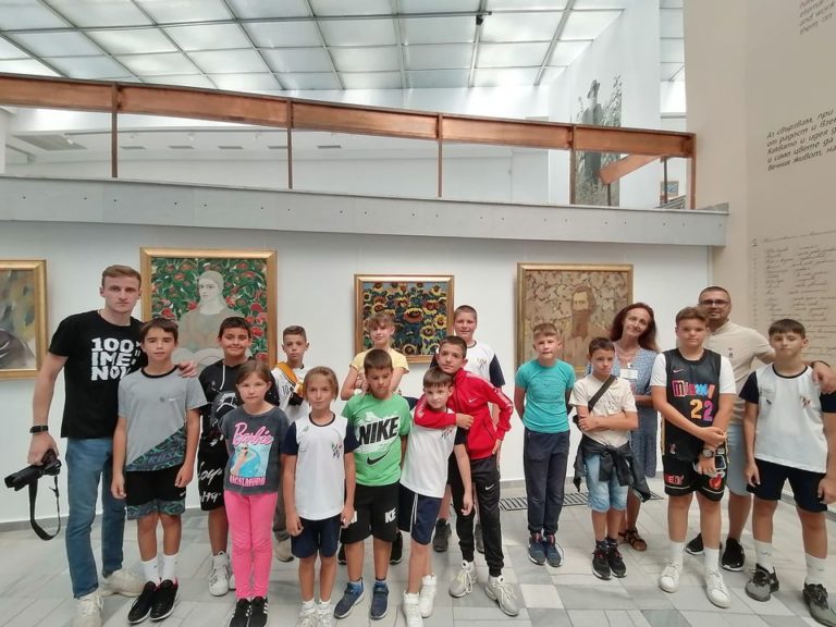 Деца от „Детска олимпийска ваканция – Босилеград 2023“ посетиха Кюстендил и научиха много