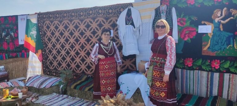 Тараклия представи български килими на фестивал в Гагаузия, Молдова