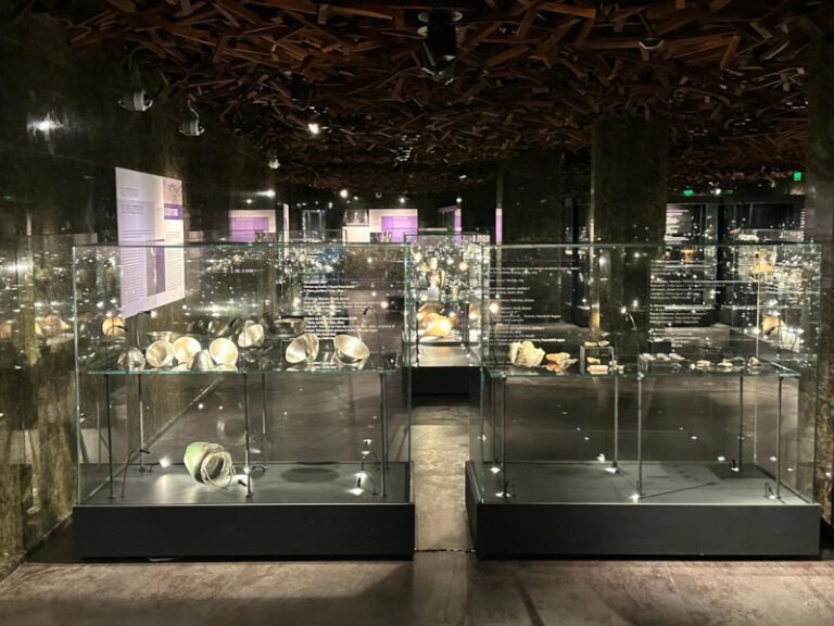 В Археологическия музей в Скопие беше открита изложбата „Сребърна Тракия“, в която са включени над 1700 експоната от 18 български музея