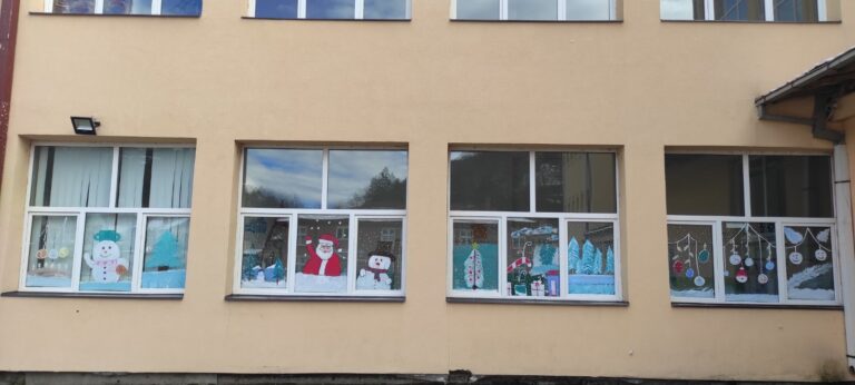 Ученици превърнаха босилеградското основно училище в Коледно Вълшебство