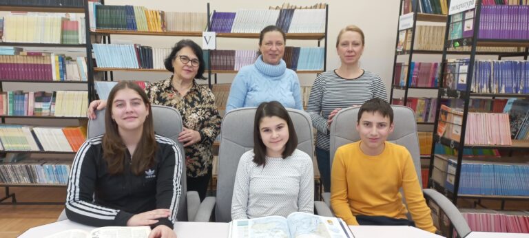 НСБНМ връчи награди на успешни ученици от Републиканско състезание по български език и литература