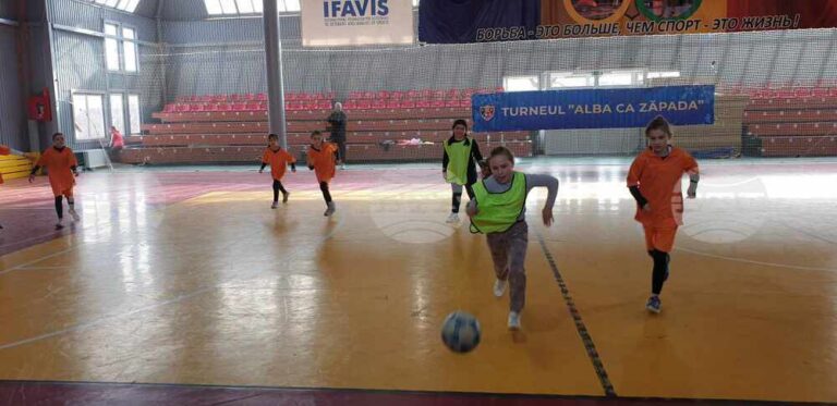 Женският отбор на Детско-юношеска спортна школа на район Тараклия спечели регионален етап на турнира „Alba ca zăpada“