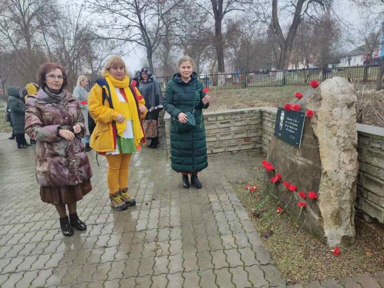Учители от Пловдив и Тараклия почетоха паметта на Апостола на българската свобода