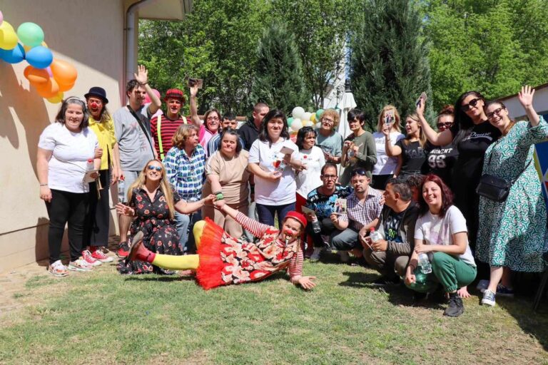 Клоуни без граници от Германия с представления за младежи в риск в Кюстендил