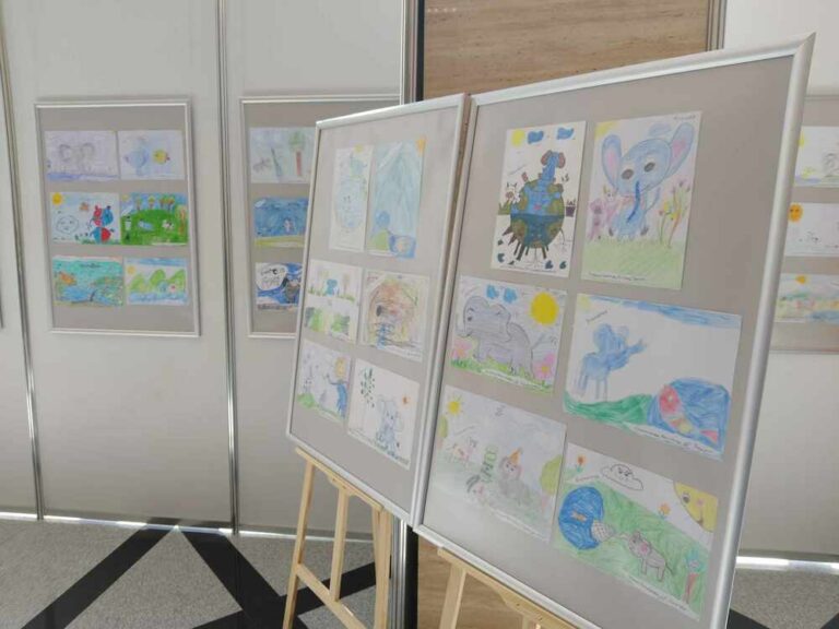 Рисунки на деца от Босилеград и Цариброд бяха показани на изложба в Народното събрание