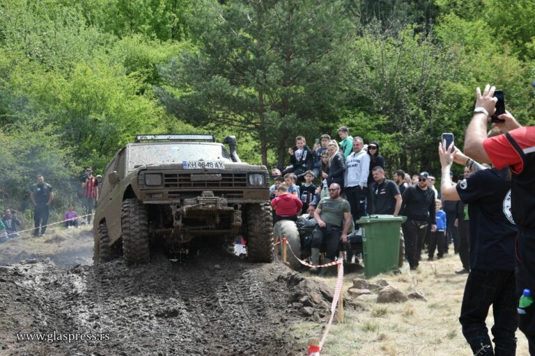 В босилеградското село Ресен започнаха подготовките за Третото международно офроуд състезание, очакват се рекорден брой участници!
