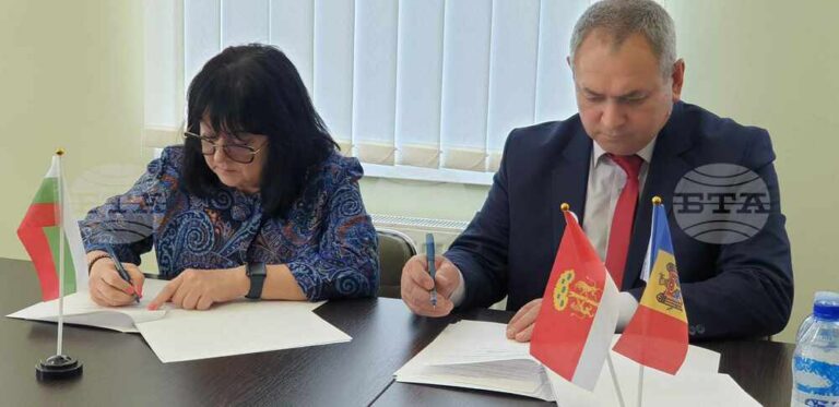 България финансира ремонт на библиотеката в село Валя Пержей, Молдова, по линия на помощта за развитие