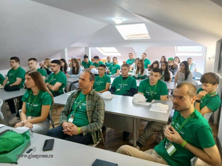 Босилеградското сдружение „ГЛАС” успешно организира заключителния семинар „Зелено и устойчиво“ в Банско