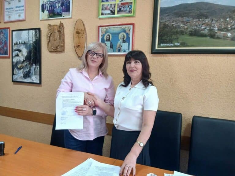 По време на Великденския фестивал в Босилеград бе подписано партньорско споразумение между училища от Молдова и Босилеград