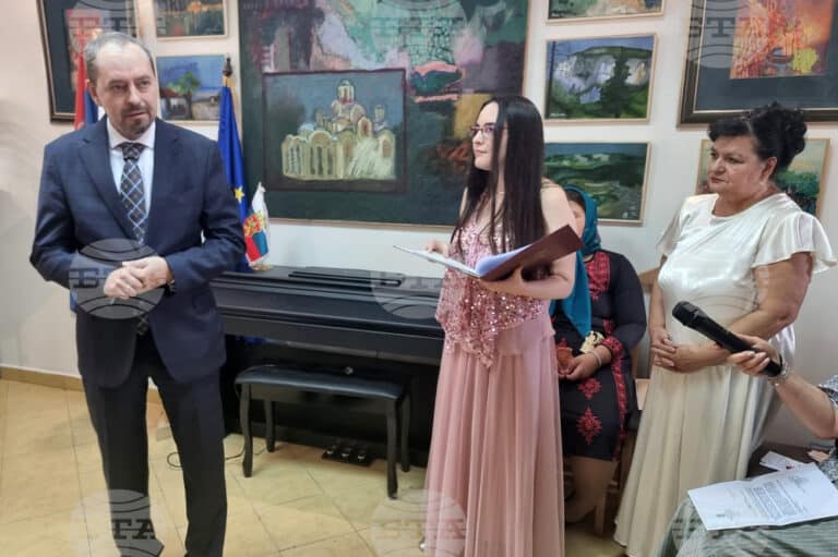 Книгата няма да умре, а „Културна алтернатива Цариброд“ има задача да я съхрани за поколенията, каза посланикът на България в Сърбия Ангел Ангелов